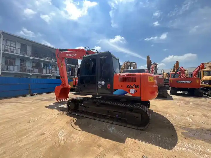 Hot sale Used excavator hitachi zx 120 Japan brand hitachi zaxis 120 excavator 12Ton excavator machine digger - Bager guseničar: slika 3 Hot sale Used excavator hitachi zx 120 Japan brand hitachi zaxis 120 excavator 12Ton excavator machine digger - Bager guseničar: slika 3