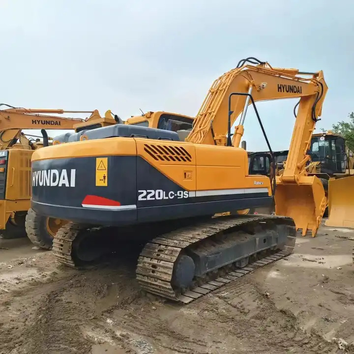 Hyundai 220LC-9s excavator Cheap Price Used large Excavator 22 Ton Hydraulic Digger Crawler in China - Bager guseničar: slika 1 Hyundai 220LC-9s excavator Cheap Price Used large Excavator 22 Ton Hydraulic Digger Crawler in China - Bager guseničar: slika 1