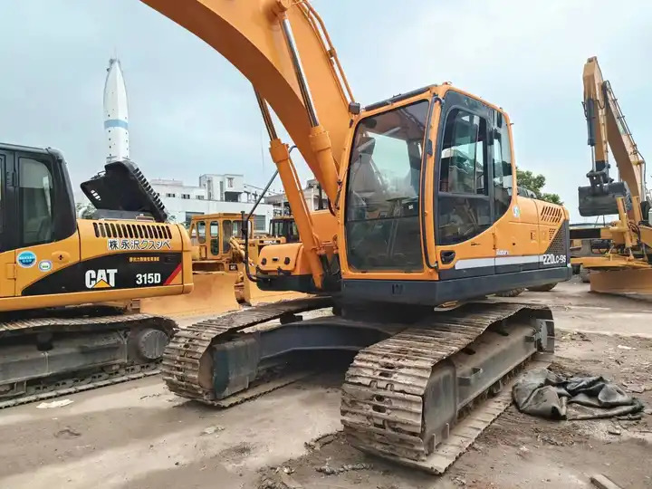 Hyundai 220LC-9s excavator Cheap Price Used large Excavator 22 Ton Hydraulic Digger Crawler in China - Bager guseničar: slika 5 Hyundai 220LC-9s excavator Cheap Price Used large Excavator 22 Ton Hydraulic Digger Crawler in China - Bager guseničar: slika 5