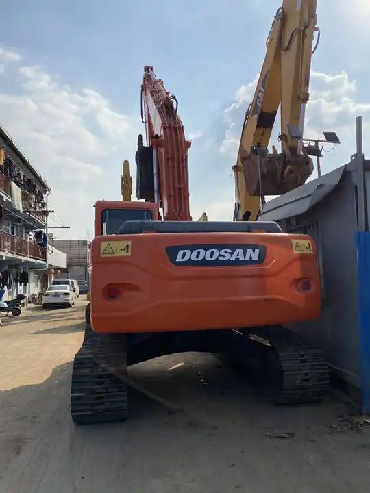 Korea Used Excavator 20ton Doosan Dx225 Dx220 Dx200 Hydraulic Crawler Second Hand Doosan 20ton 22ton Excavator - Bager: slika 5 Korea Used Excavator 20ton Doosan Dx225 Dx220 Dx200 Hydraulic Crawler Second Hand Doosan 20ton 22ton Excavator - Bager: slika 5