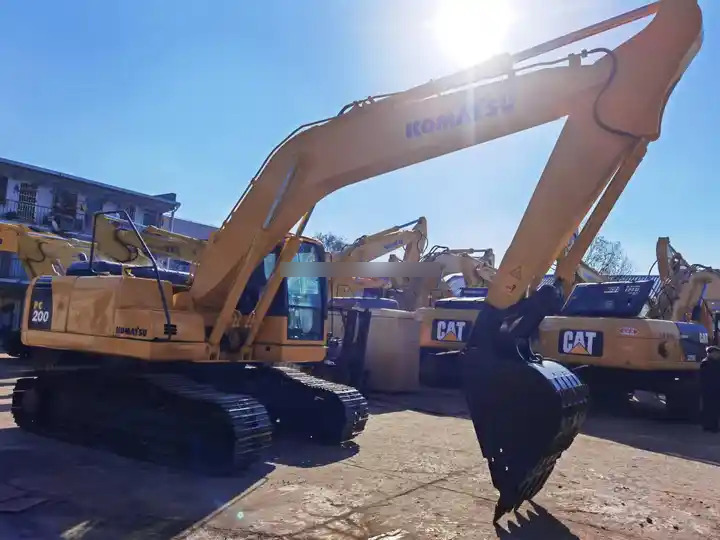 New Arrival Second Hand Pc200-8 Komatsu 20 Ton Crawler Excavator Komatsu Pc 200-8 Used Komatsu Pc 200 Excavator For Sale - Bager: slika 3 New Arrival Second Hand Pc200-8 Komatsu 20 Ton Crawler Excavator Komatsu Pc 200-8 Used Komatsu Pc 200 Excavator For Sale - Bager: slika 3