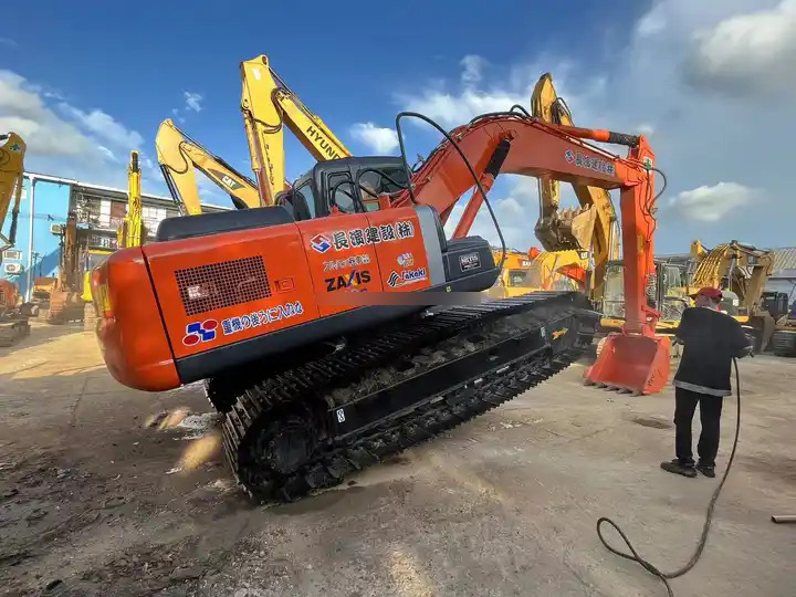 New Arrival second hand ZX200-3G Hitachi 20 Ton Crawler Excavator Used japan Hitachi zx200 excavator For Sale - Bager guseničar: slika 3 New Arrival second hand ZX200-3G Hitachi 20 Ton Crawler Excavator Used japan Hitachi zx200 excavator For Sale - Bager guseničar: slika 3