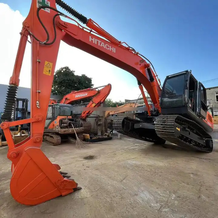 New Arrival second hand ZX200-3G Hitachi 20 Ton Crawler Excavator Used japan Hitachi zx200 excavator For Sale - Bager guseničar: slika 2 New Arrival second hand ZX200-3G Hitachi 20 Ton Crawler Excavator Used japan Hitachi zx200 excavator For Sale - Bager guseničar: slika 2