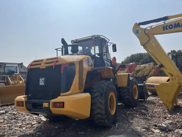 Original China LiuGong Wheel Loader new arrival 856H in Good Condition with free shipping - Utovarivač točkaš: slika 5 Original China LiuGong Wheel Loader new arrival 856H in Good Condition with free shipping - Utovarivač točkaš: slika 5