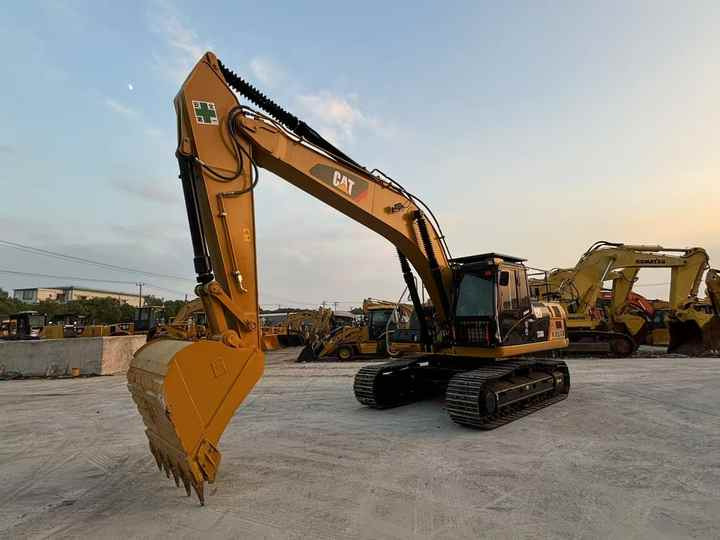 Original Japan Cat Excavadora Caterpillar 330D2L Excavator Digger Cat 330d Heavy Machinery for Construction - Bager: slika 4 Original Japan Cat Excavadora Caterpillar 330D2L Excavator Digger Cat 330d Heavy Machinery for Construction - Bager: slika 4