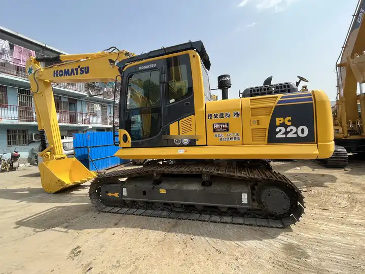 Original Japan Komatsu PC220 used excavator for sale/second hand komatsu excavator PC200-8 PC220-8 - Bager guseničar: slika 4 Original Japan Komatsu PC220 used excavator for sale/second hand komatsu excavator PC200-8 PC220-8 - Bager guseničar: slika 4