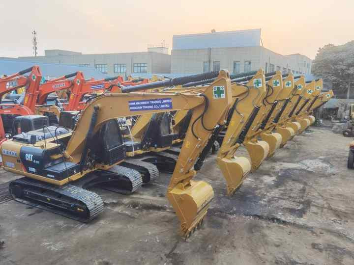 Second Hand Large Excavator CAT 320D 320d2 Caterpillar 20 Ton Used Crawler Excavator Caterpillar 320 Excavators - Bager: slika 5 Second Hand Large Excavator CAT 320D 320d2 Caterpillar 20 Ton Used Crawler Excavator Caterpillar 320 Excavators - Bager: slika 5