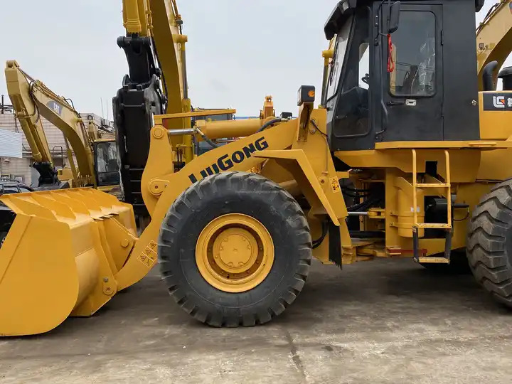 Second hand LiuGong wheel loader LG856 ,good condition chinese loader 856 wheel loader ,Liu gong Wheel Loader 856 Earth-moving - Utovarivač točkaš: slika 2 Second hand LiuGong wheel loader LG856 ,good condition chinese loader 856 wheel loader ,Liu gong Wheel Loader 856 Earth-moving - Utovarivač točkaš: slika 2
