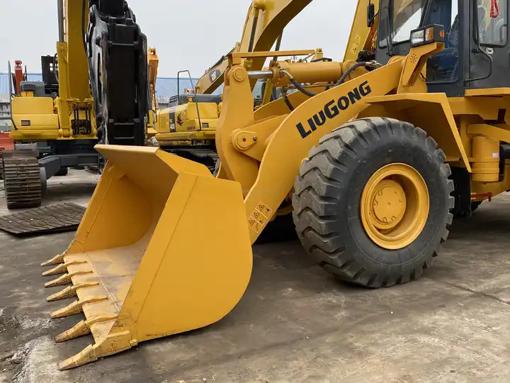 Second hand LiuGong wheel loader LG856 ,good condition chinese loader 856 wheel loader ,Liu gong Wheel Loader 856 Earth-moving - Utovarivač točkaš: slika 5 Second hand LiuGong wheel loader LG856 ,good condition chinese loader 856 wheel loader ,Liu gong Wheel Loader 856 Earth-moving - Utovarivač točkaš: slika 5