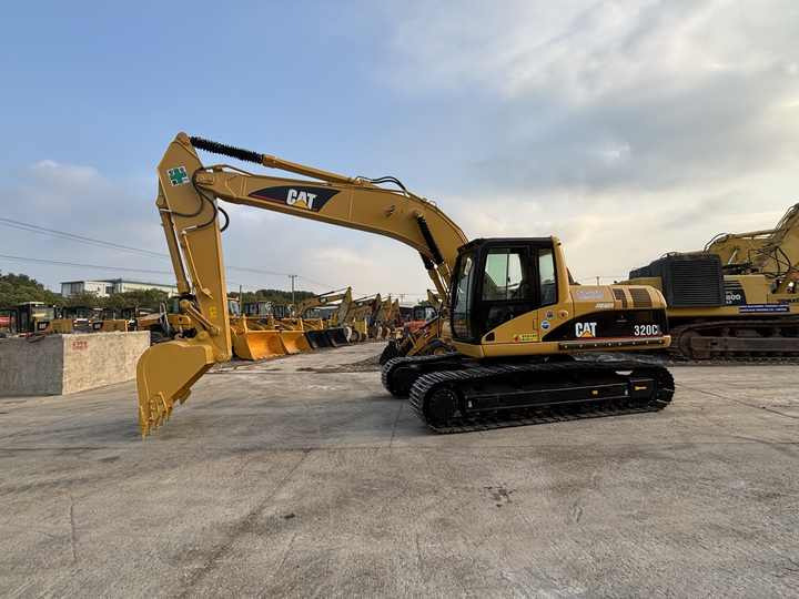 Selling Original Japanese Second-hand Cat 320C Excavator 20 Tons Caterpillar 320CL Excavator at Low Price - Bager guseničar: slika 2 Selling Original Japanese Second-hand Cat 320C Excavator 20 Tons Caterpillar 320CL Excavator at Low Price - Bager guseničar: slika 2
