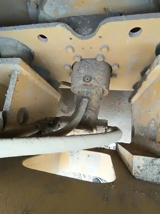 Used 18 ton Caterpillar Road Roller CAT CS76T Road Paving Machinery Soil Compactor made in USA - Valjak za puteve: slika 5 Used 18 ton Caterpillar Road Roller CAT CS76T Road Paving Machinery Soil Compactor made in USA - Valjak za puteve: slika 5