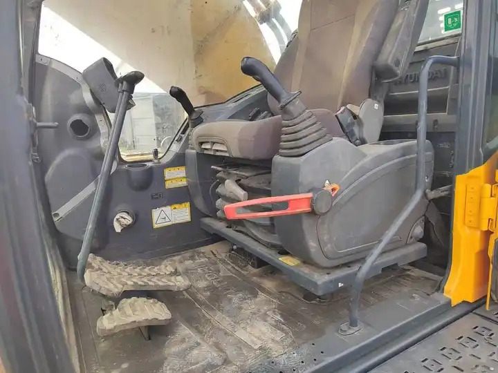 Used 38ton Heavy Duty Digger Machine Hyundai R385LC-9t R520 220LC-9s Grab Crawler Hydraulic Excavator - Bager: slika 4 Used 38ton Heavy Duty Digger Machine Hyundai R385LC-9t R520 220LC-9s Grab Crawler Hydraulic Excavator - Bager: slika 4