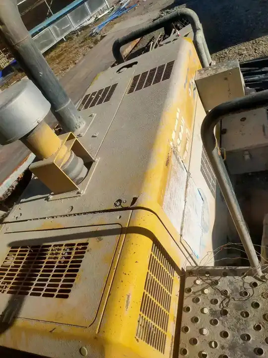 Used 7 Ton Heavy Front Loader Komatsu Wa470 Good Price Japan Made Tire Loader In Shanghai - Utovarivač točkaš: slika 4 Used 7 Ton Heavy Front Loader Komatsu Wa470 Good Price Japan Made Tire Loader In Shanghai - Utovarivač točkaš: slika 4