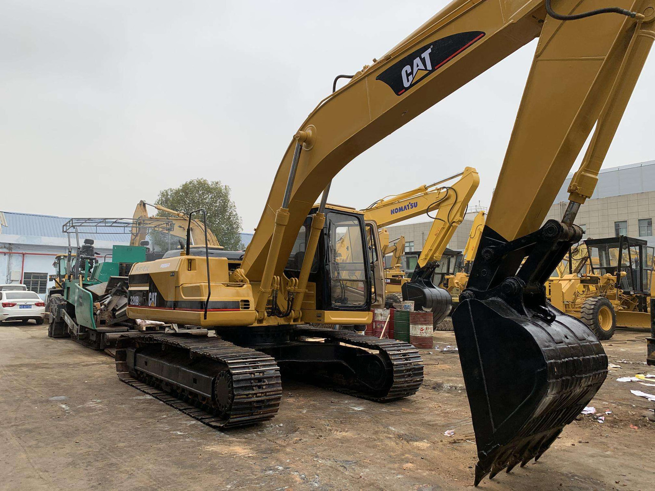 Used CAT Excavator 320B 320BL 320C 320CL 320D 320D2 320D2L Made In Japan - Bager guseničar: slika 4 Used CAT Excavator 320B 320BL 320C 320CL 320D 320D2 320D2L Made In Japan - Bager guseničar: slika 4