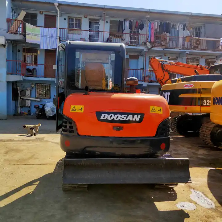 Used Doosan dh60-7 Excavator 100% Korea Used Mini Hydraulic Excavator Low Working Hours Low Price for sale - Bager guseničar: slika 5 Used Doosan dh60-7 Excavator 100% Korea Used Mini Hydraulic Excavator Low Working Hours Low Price for sale - Bager guseničar: slika 5