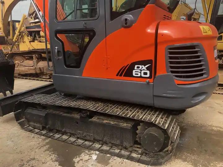 Used Doosan dx60 dh60 dx55 dh55 mini excavator 6 ton - Bager guseničar: slika 3 Used Doosan dx60 dh60 dx55 dh55 mini excavator 6 ton - Bager guseničar: slika 3