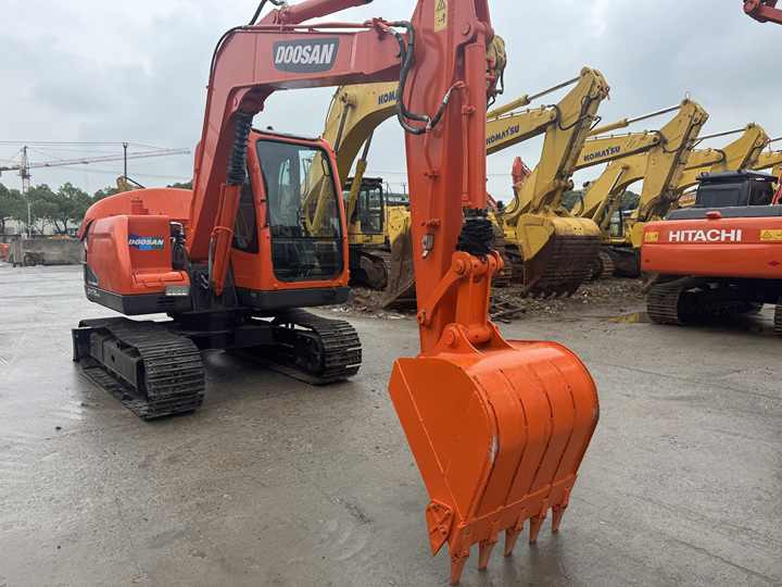 Used Excavator Doosan DX75-9C Second-hand Excavator Digger DX75-9C Compact Shovel Crawler Doosan 75 Excavator Doosan Dx75-9C - Bager guseničar: slika 5 Used Excavator Doosan DX75-9C Second-hand Excavator Digger DX75-9C Compact Shovel Crawler Doosan 75 Excavator Doosan Dx75-9C - Bager guseničar: slika 5