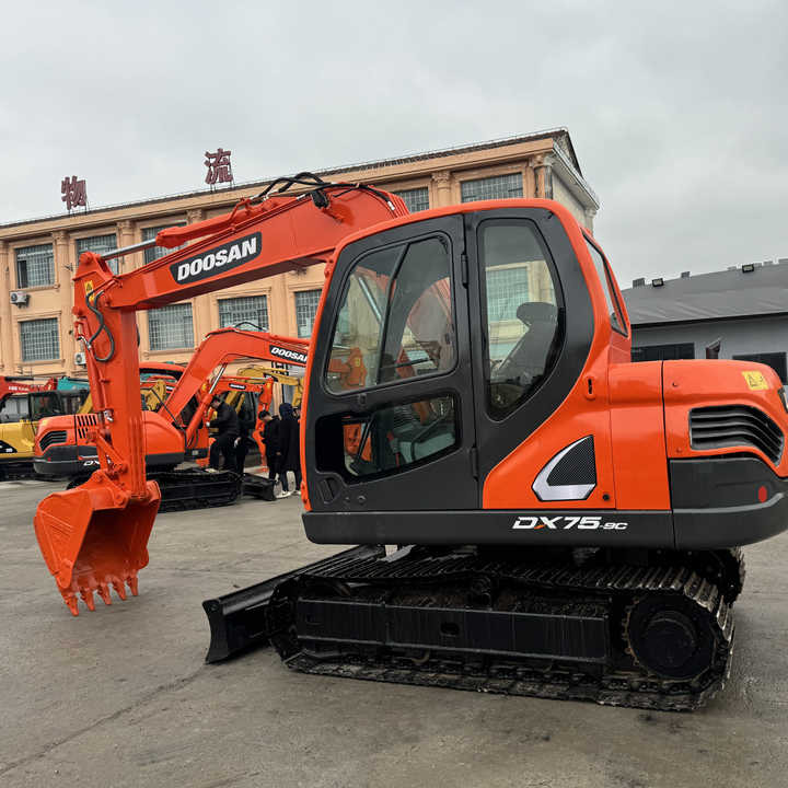 Used Excavator Doosan DX75-9C Second-hand Excavator Digger DX75-9C Compact Shovel Crawler Doosan 75 Excavator Doosan Dx75-9C - Bager guseničar: slika 1 Used Excavator Doosan DX75-9C Second-hand Excavator Digger DX75-9C Compact Shovel Crawler Doosan 75 Excavator Doosan Dx75-9C - Bager guseničar: slika 1