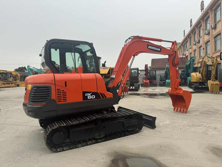 Used Excavator Doosan Dx60 Excavators Mini Machinery Doosan Dx60 Dx80 Dx75 for Sale - Bager guseničar: slika 3 Used Excavator Doosan Dx60 Excavators Mini Machinery Doosan Dx60 Dx80 Dx75 for Sale - Bager guseničar: slika 3