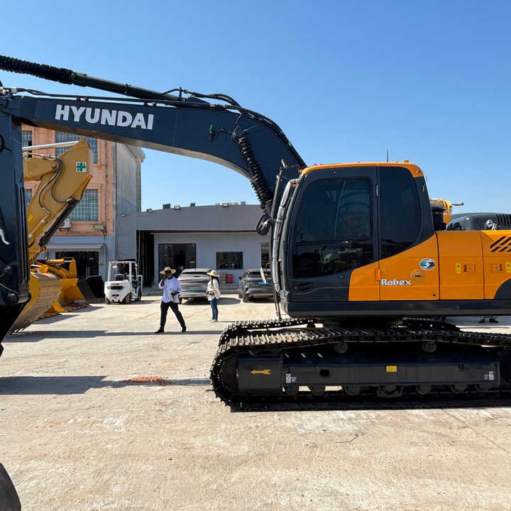 Used Good Quality Excavator Korea Hyundai 225LC-9T 225Lc-7 220LC-9S 150Lc-7 Good Quality for Sale at Low Price - Bager: slika 2 Used Good Quality Excavator Korea Hyundai 225LC-9T 225Lc-7 220LC-9S 150Lc-7 Good Quality for Sale at Low Price - Bager: slika 2