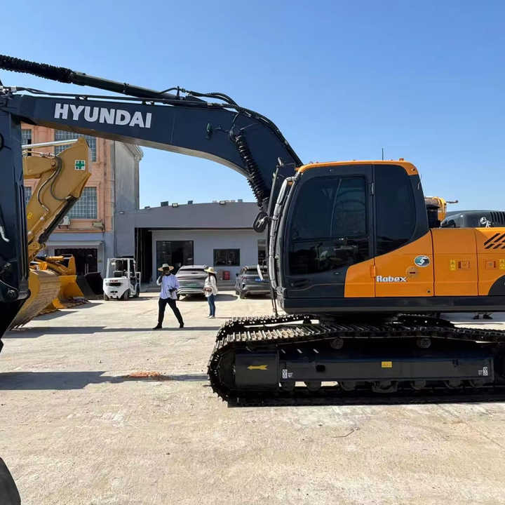 Used Good Quality Excavator Korea Hyundai 225LC-9T 225Lc-7 220LC-9S 150Lc-7 Good Quality for Sale at Low Price - Bager: slika 1 Used Good Quality Excavator Korea Hyundai 225LC-9T 225Lc-7 220LC-9S 150Lc-7 Good Quality for Sale at Low Price - Bager: slika 1