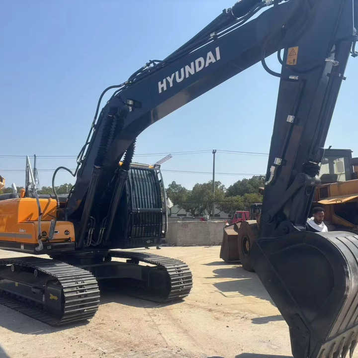Used Good Quality Excavator Korea Hyundai 225LC-9T 225Lc-7 220LC-9S 150Lc-7 Good Quality for Sale at Low Price - Bager: slika 1 Used Good Quality Excavator Korea Hyundai 225LC-9T 225Lc-7 220LC-9S 150Lc-7 Good Quality for Sale at Low Price - Bager: slika 1