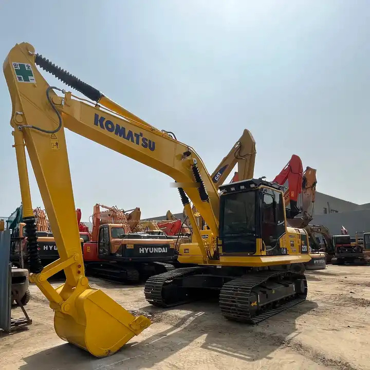 Used Japan Komatsu Pc220-8 Komatsu 20 Ton Excavator With High Quality/komatsu 220 Excavator At Low Price - Bager: slika 1 Used Japan Komatsu Pc220-8 Komatsu 20 Ton Excavator With High Quality/komatsu 220 Excavator At Low Price - Bager: slika 1