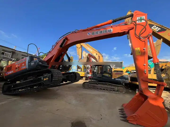 Used Japan Original Hitachi Excavator ZX200 ZX200-3G/ Second Hand 20 ton Excavator in stock for sale - Bager guseničar: slika 3 Used Japan Original Hitachi Excavator ZX200 ZX200-3G/ Second Hand 20 ton Excavator in stock for sale - Bager guseničar: slika 3