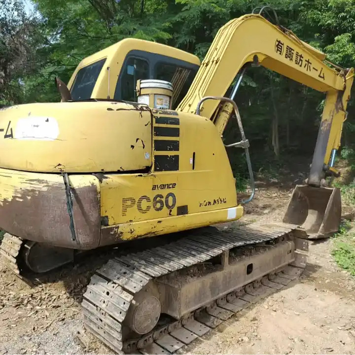 Used Japan Original Secondhand Komatsu PC56-7 PC60-8 PC70-8 Mini Digger Crawler Excavator - Bager: slika 2 Used Japan Original Secondhand Komatsu PC56-7 PC60-8 PC70-8 Mini Digger Crawler Excavator - Bager: slika 2