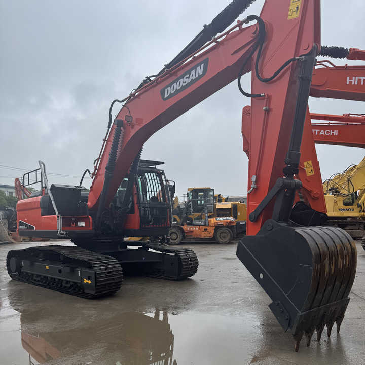 Used Original KoreaN Doosan DX225lca Excavator Doosan Excavators Engineering Machinery Doosan 22ton USED Excavadoras - Bager guseničar: slika 1 Used Original KoreaN Doosan DX225lca Excavator Doosan Excavators Engineering Machinery Doosan 22ton USED Excavadoras - Bager guseničar: slika 1