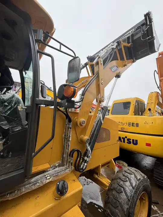 Used caterpillar backhoe loader CAT 420F2 in good condition for sale - Bager utovarivač: slika 4 Used caterpillar backhoe loader CAT 420F2 in good condition for sale - Bager utovarivač: slika 4