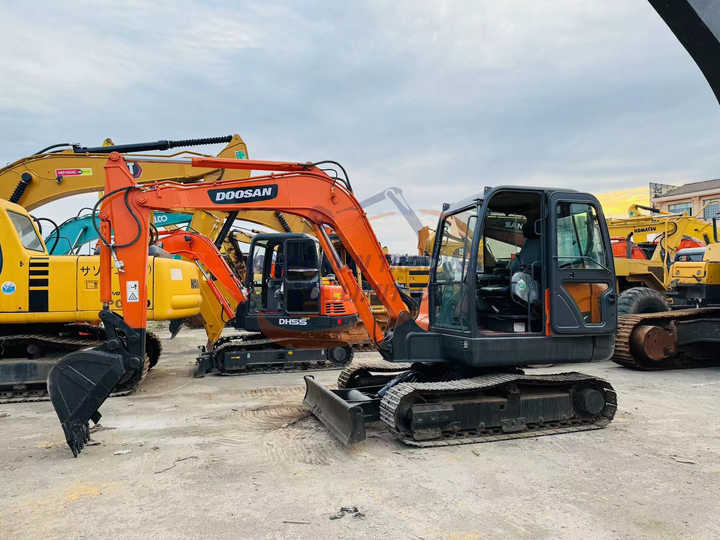 Used excavator doosan dx60 excavators earth-moving machinery doosan dx60 dx80 dx75 dx225 dh60 dh60-7for sale - Bager guseničar: slika 3 Used excavator doosan dx60 excavators earth-moving machinery doosan dx60 dx80 dx75 dx225 dh60 dh60-7for sale - Bager guseničar: slika 3
