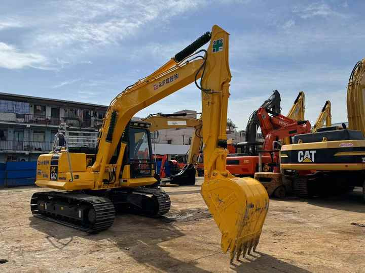 Nice porfmance Japanese Hot Selling Good Condition Used Excavator Komatsu PC130 Cheap Price PC210 PC220-8 pc120 pc130 - Bager guseničar: slika 3 Nice porfmance Japanese Hot Selling Good Condition Used Excavator Komatsu PC130 Cheap Price PC210 PC220-8 pc120 pc130 - Bager guseničar: slika 3