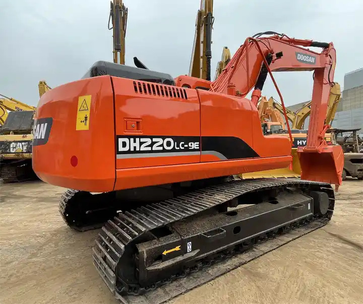 Used original Korea Doosan 20 ton excavator with cheap price and good condition DOOSAN Dx220LC-9e - Bager guseničar: slika 2 Used original Korea Doosan 20 ton excavator with cheap price and good condition DOOSAN Dx220LC-9e - Bager guseničar: slika 2