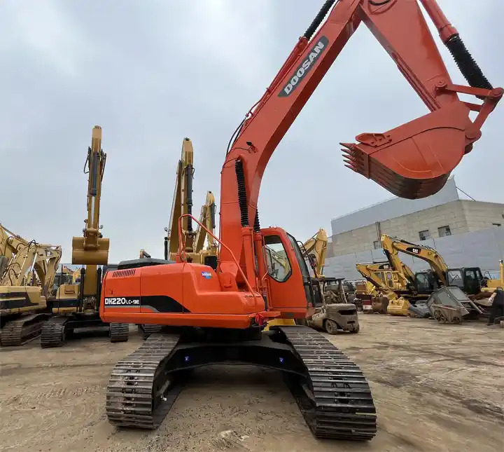 Used original Korea Doosan 20 ton excavator with cheap price and good condition DOOSAN Dx220LC-9e - Bager guseničar: slika 5 Used original Korea Doosan 20 ton excavator with cheap price and good condition DOOSAN Dx220LC-9e - Bager guseničar: slika 5
