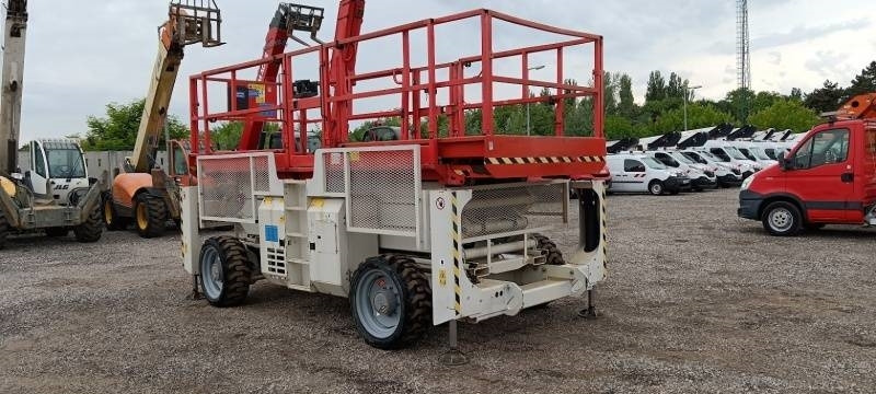 Genie GS3390 - 12,06 m - 4x4 - diesel - Lift u obliku makaza: slika 1 Genie GS3390 - 12,06 m - 4x4 - diesel - Lift u obliku makaza: slika 1