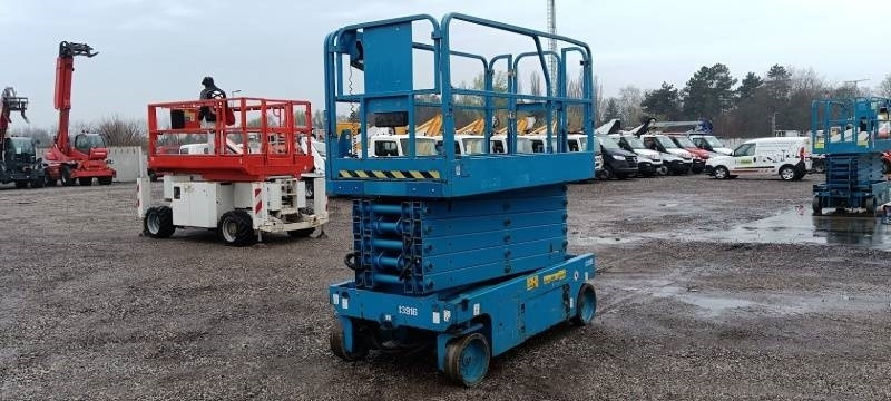 Genie GS4047 - 13,7m - electric - Lift u obliku makaza: slika 2 Genie GS4047 - 13,7m - electric - Lift u obliku makaza: slika 2