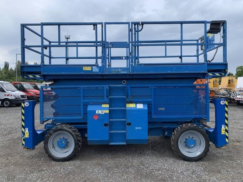 Genie GS5390 - 18m - 4x4 - Diesel - Lift u obliku makaza: slika 5 Genie GS5390 - 18m - 4x4 - Diesel - Lift u obliku makaza: slika 5