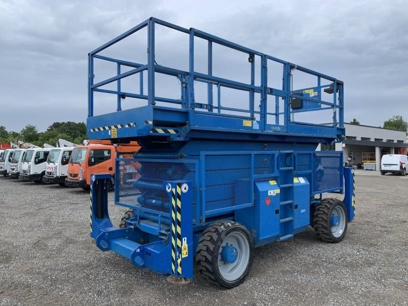 Genie GS5390 - 18m - 4x4 - Diesel - Lift u obliku makaza: slika 2 Genie GS5390 - 18m - 4x4 - Diesel - Lift u obliku makaza: slika 2