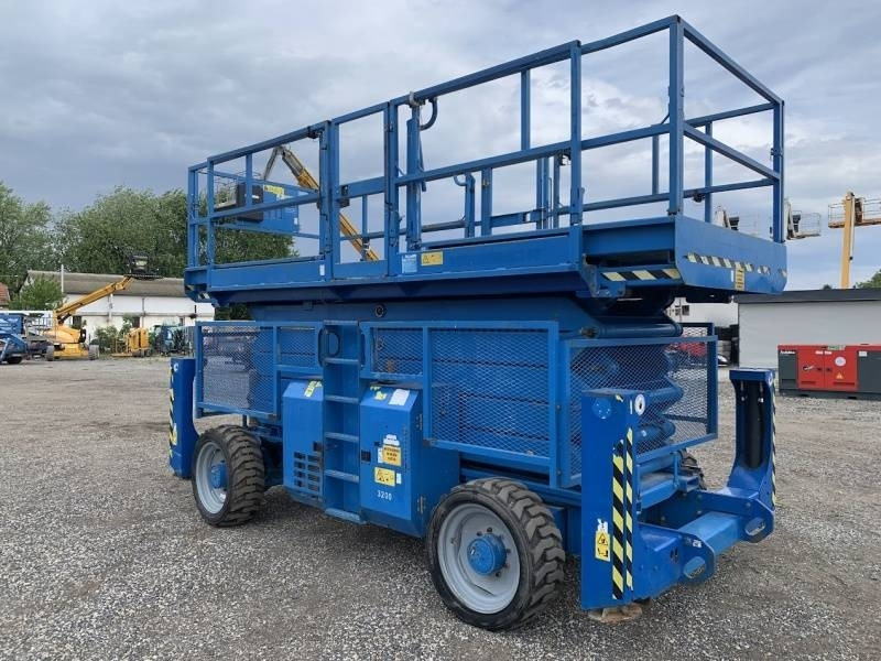 Genie GS5390 - 18m - 4x4 - Diesel - Lift u obliku makaza: slika 1 Genie GS5390 - 18m - 4x4 - Diesel - Lift u obliku makaza: slika 1