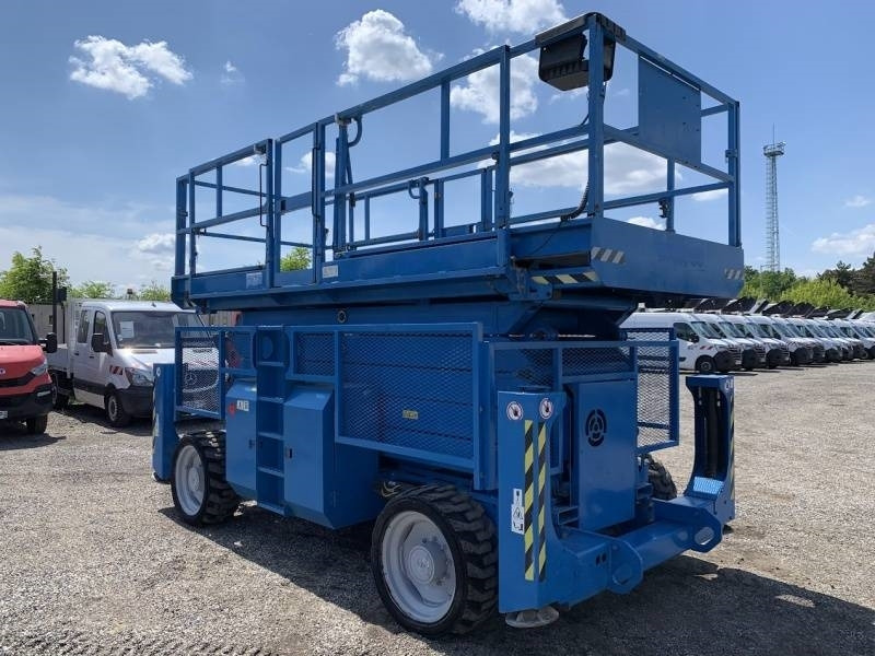 Genie GS5390 - 18m - 4x4 - Diesel - Lift u obliku makaza: slika 1 Genie GS5390 - 18m - 4x4 - Diesel - Lift u obliku makaza: slika 1