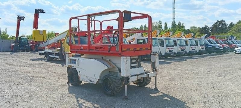 Haulotte Compact 10 DX - 4x4 - 10m - diesel - Lift u obliku makaza: slika 1 Haulotte Compact 10 DX - 4x4 - 10m - diesel - Lift u obliku makaza: slika 1