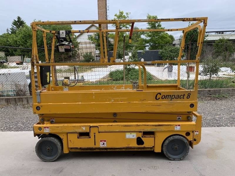 Haulotte Compact 8 - 8m, electric - Lift u obliku makaza: slika 4 Haulotte Compact 8 - 8m, electric - Lift u obliku makaza: slika 4