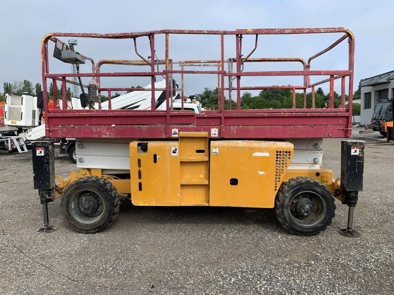 Haulotte H12SX - 12m, 4x4, diesel - Lift u obliku makaza: slika 4 Haulotte H12SX - 12m, 4x4, diesel - Lift u obliku makaza: slika 4
