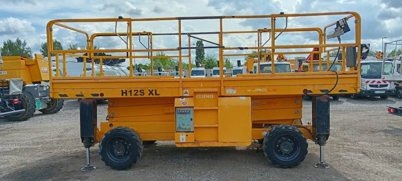 Haulotte H12SXLNT - 12m, 4x4, diesel - Lift u obliku makaza: slika 4 Haulotte H12SXLNT - 12m, 4x4, diesel - Lift u obliku makaza: slika 4