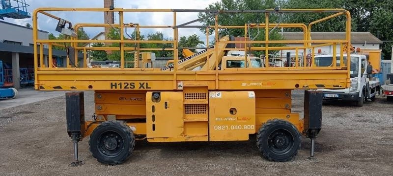 Haulotte H12SXLNT - 12m, 4x4, diesel - Lift u obliku makaza: slika 5 Haulotte H12SXLNT - 12m, 4x4, diesel - Lift u obliku makaza: slika 5