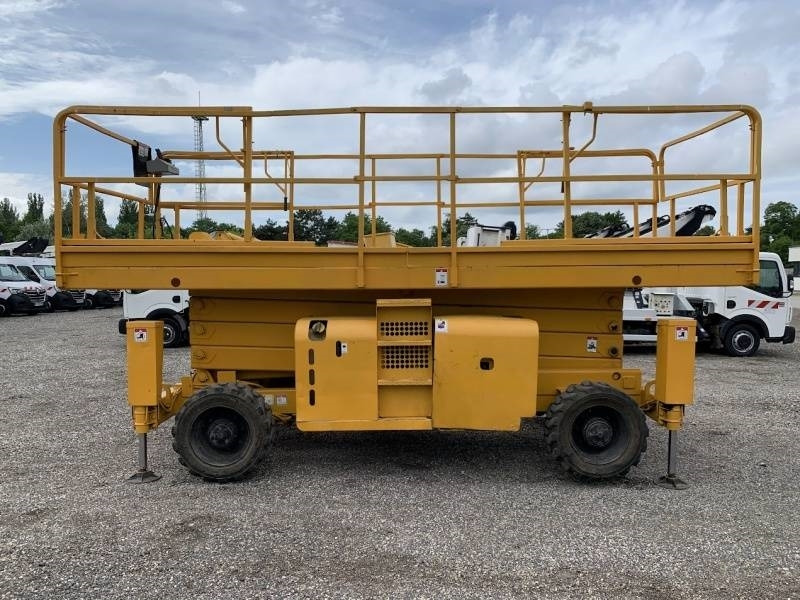 Haulotte H15SXL - 15m, 4x4, diesel - Lift u obliku makaza: slika 5 Haulotte H15SXL - 15m, 4x4, diesel - Lift u obliku makaza: slika 5