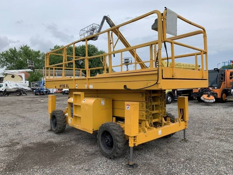 Haulotte H15SXL - 15m, 4x4, diesel - Lift u obliku makaza: slika 1 Haulotte H15SXL - 15m, 4x4, diesel - Lift u obliku makaza: slika 1