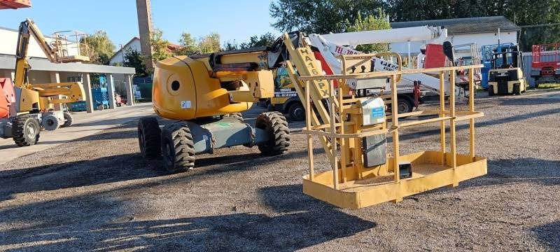 Haulotte HA16SPX - 16m, 4x4, diesel - Zglobna platforma: slika 1 Haulotte HA16SPX - 16m, 4x4, diesel - Zglobna platforma: slika 1