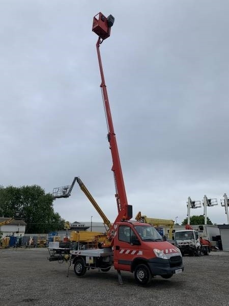 Vazdušna platforma montirana na kamion Iveco Daily GSR E179T - 17,1m - 200 kg: slika 10